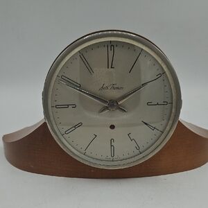 Vintage Seth Thomas Wooden Mantel Clock - Dynaire - 1E